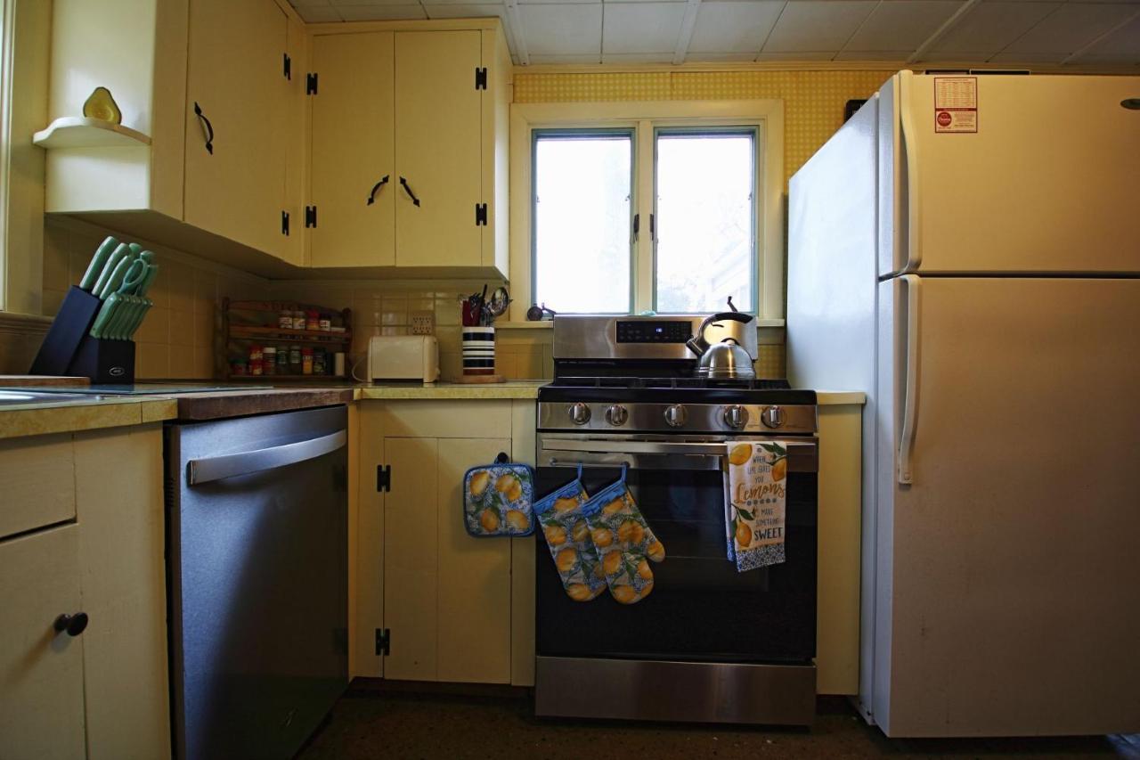 Lofted Cape Cottage By Leavetown Vacations South Yarmouth Bagian luar foto