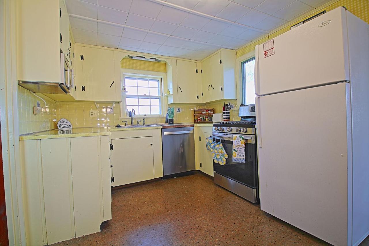 Lofted Cape Cottage By Leavetown Vacations South Yarmouth Bagian luar foto