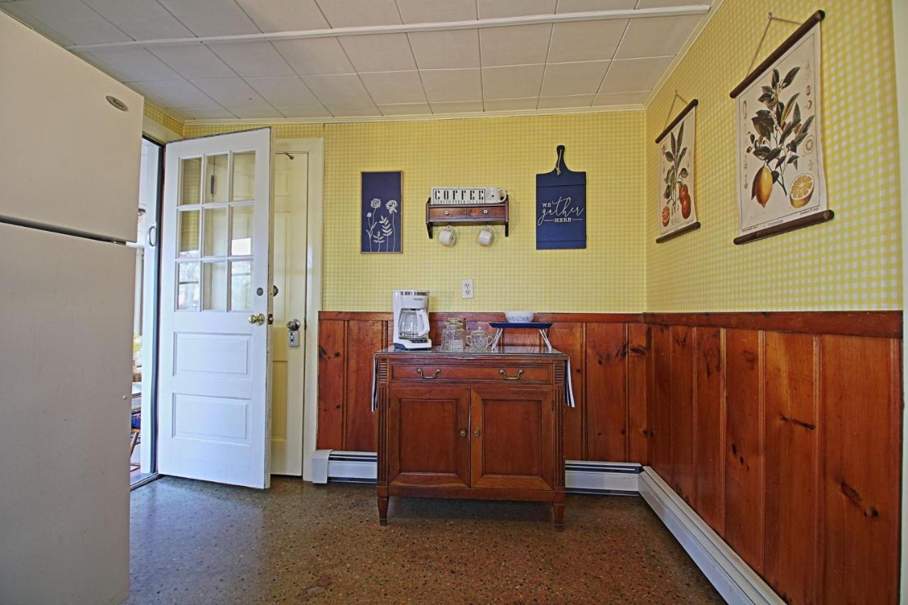 Lofted Cape Cottage By Leavetown Vacations South Yarmouth Bagian luar foto