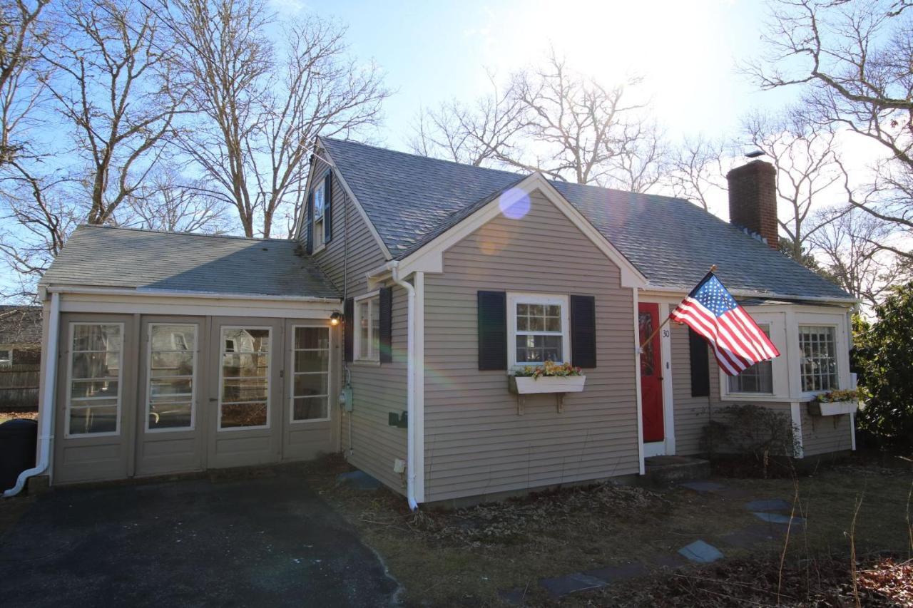 Lofted Cape Cottage By Leavetown Vacations South Yarmouth Bagian luar foto